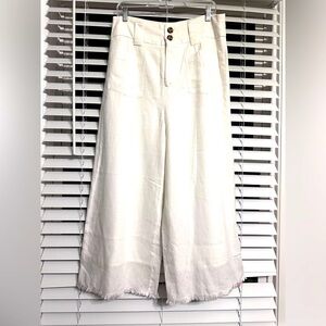 ap.  White paint fringe-hem and line Size 8 never worn condition